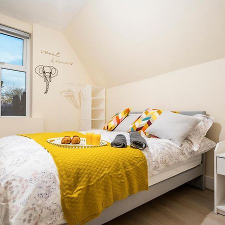 Deluxe 2-Bedroom Flat With Free Parking Birmingham Bagian luar foto